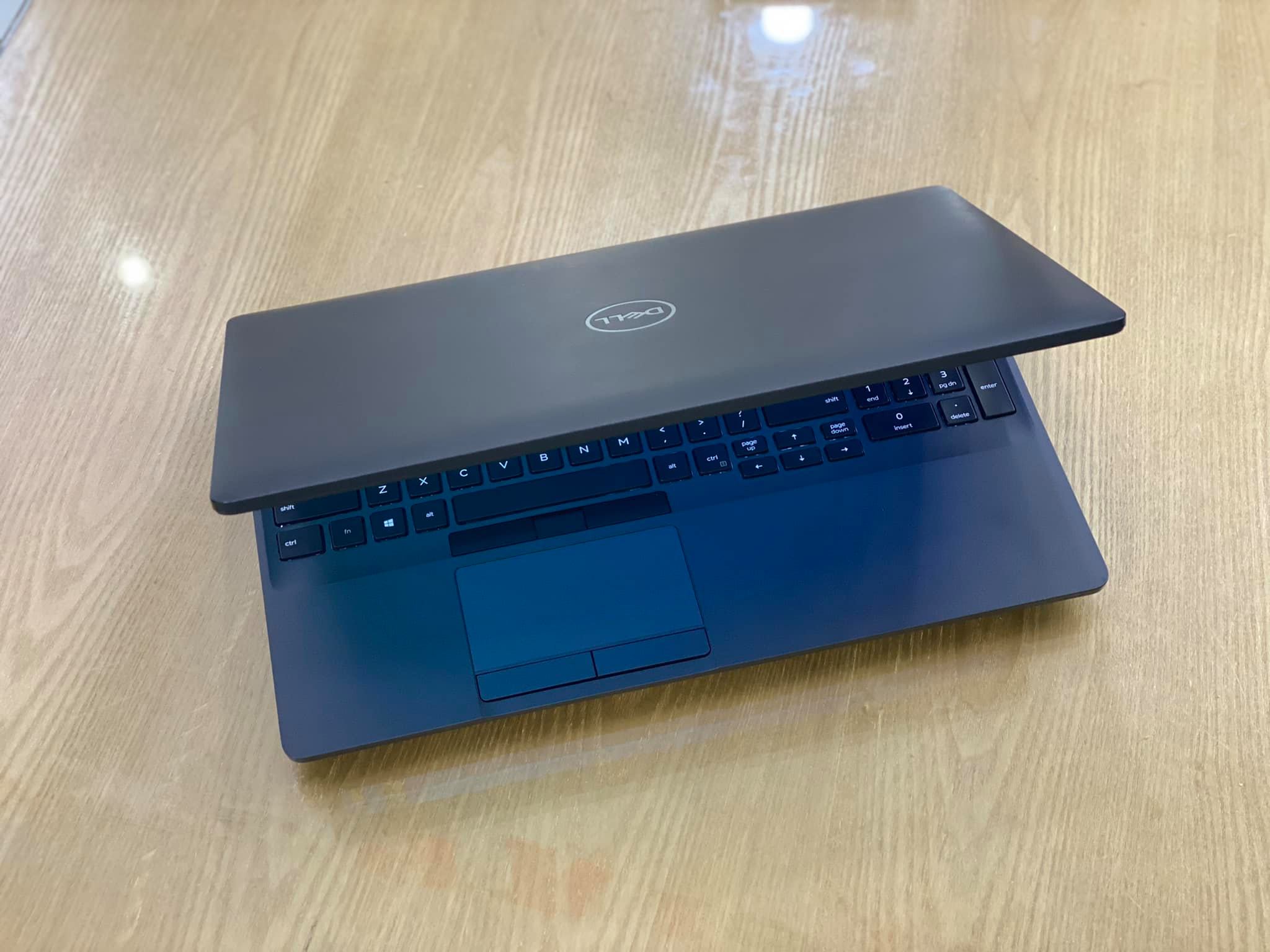 Laptop Dell Latitude 5501-3.jpg